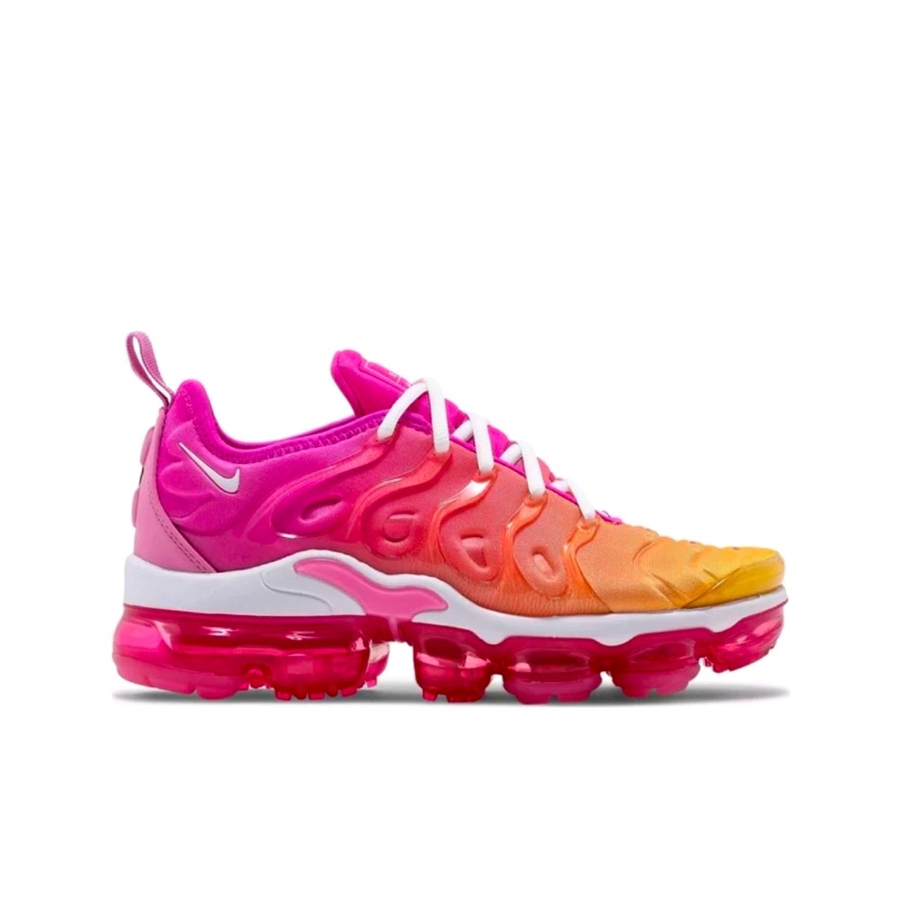 Women’s Air VaporMax Plus Laser Fuschia Psychic Pink Sneaker (8.5)